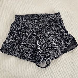 Lululemon Hotty Hot Shorts 2.5in length Size 2 Polar Shift Inverse Alpine
